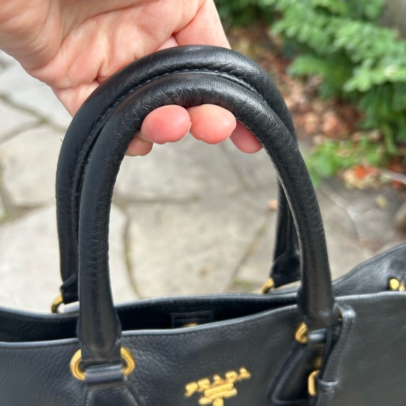 Prada Vitello Daino Zippy Shopping Bag Nero, 17.5” x 13.5” x 6” - Picture 14 of 16